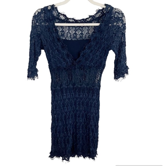 NWOT Nightcap Florence Navy Blue Sheer Lace V-Back 3/4 Sleeve Mini Dress Size 2 - Picture 5 of 12